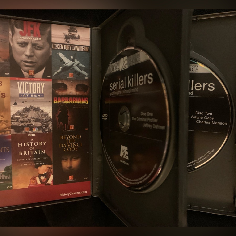 Serial killer DVD set - Picture 6 of 7